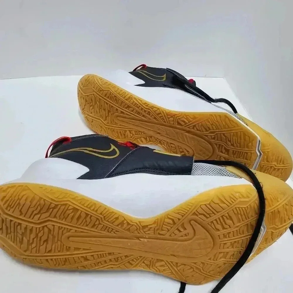 Nike Future Court 3 Basketball Shoe Size 7Y